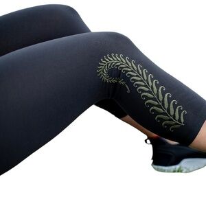 Tema Athletics High Waist Fern Black & Green Capris Leggings Plus Size XXL